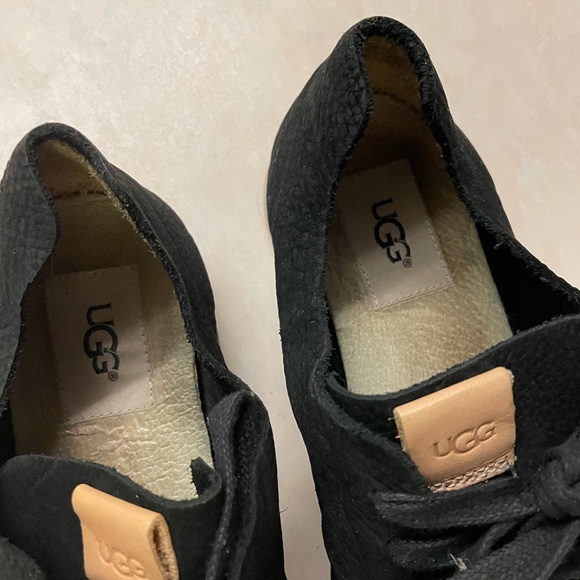 Black UGG TREADLITE runners - Picture 7 of 11